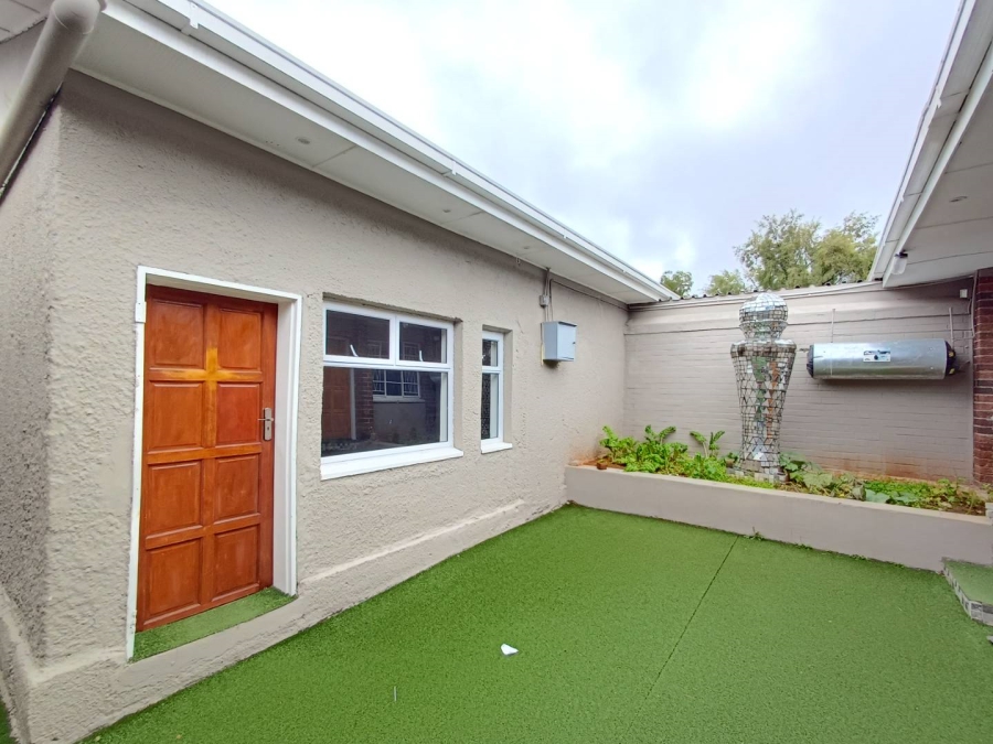 6 Bedroom Property for Sale in Bayswater Free State